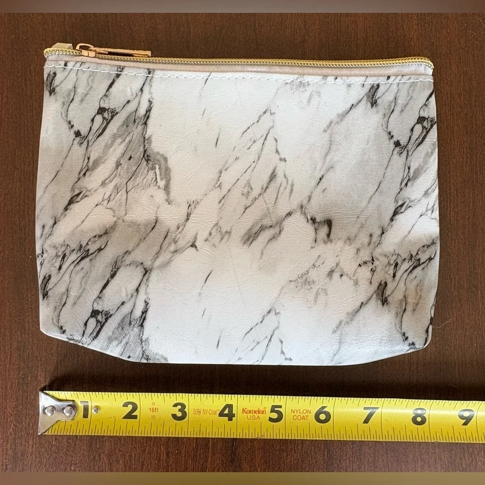 Set of 3 white & gray marble organization packing cubes & makeup brushes travel